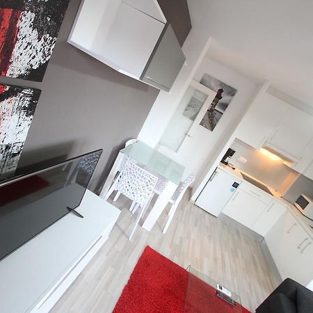 Apartamentos Arquus Center Салоу Екстер'єр фото