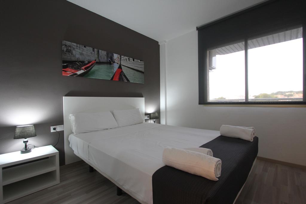 Apartamentos Arquus Center Салоу Екстер'єр фото