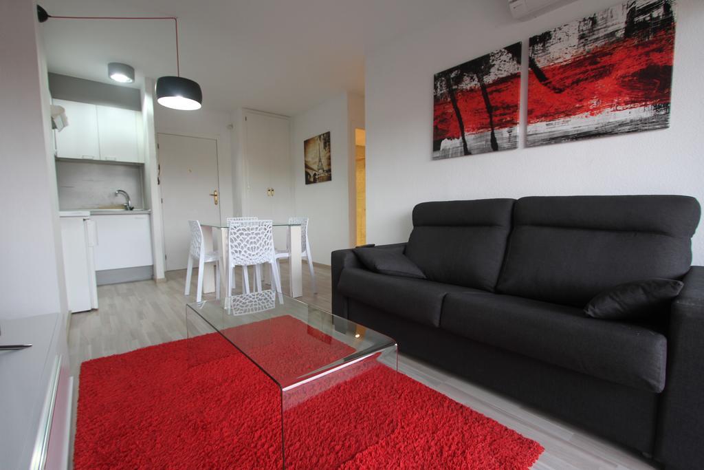 Apartamentos Arquus Center Салоу Екстер'єр фото