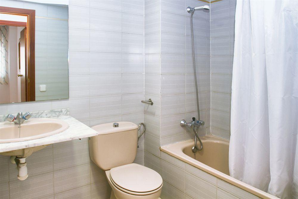 Apartamentos Arquus Center Салоу Екстер'єр фото